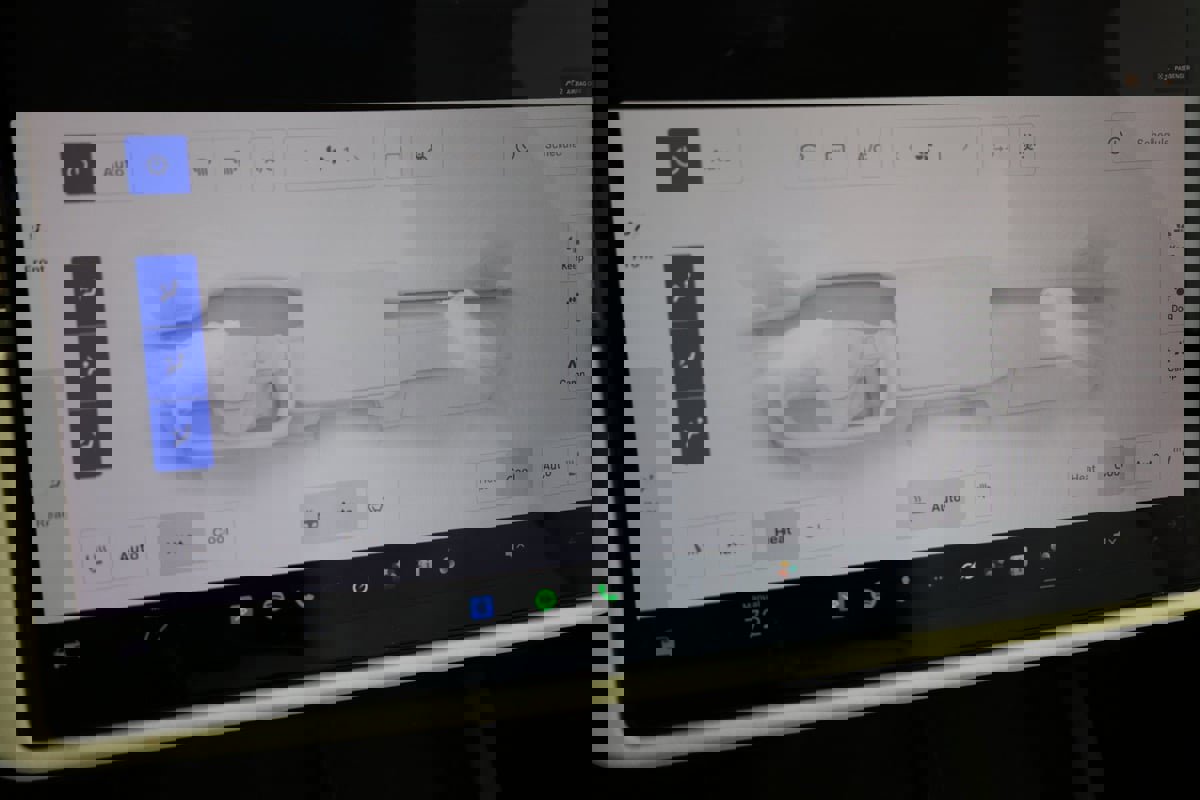 Used 2022 Tesla Model X image 28