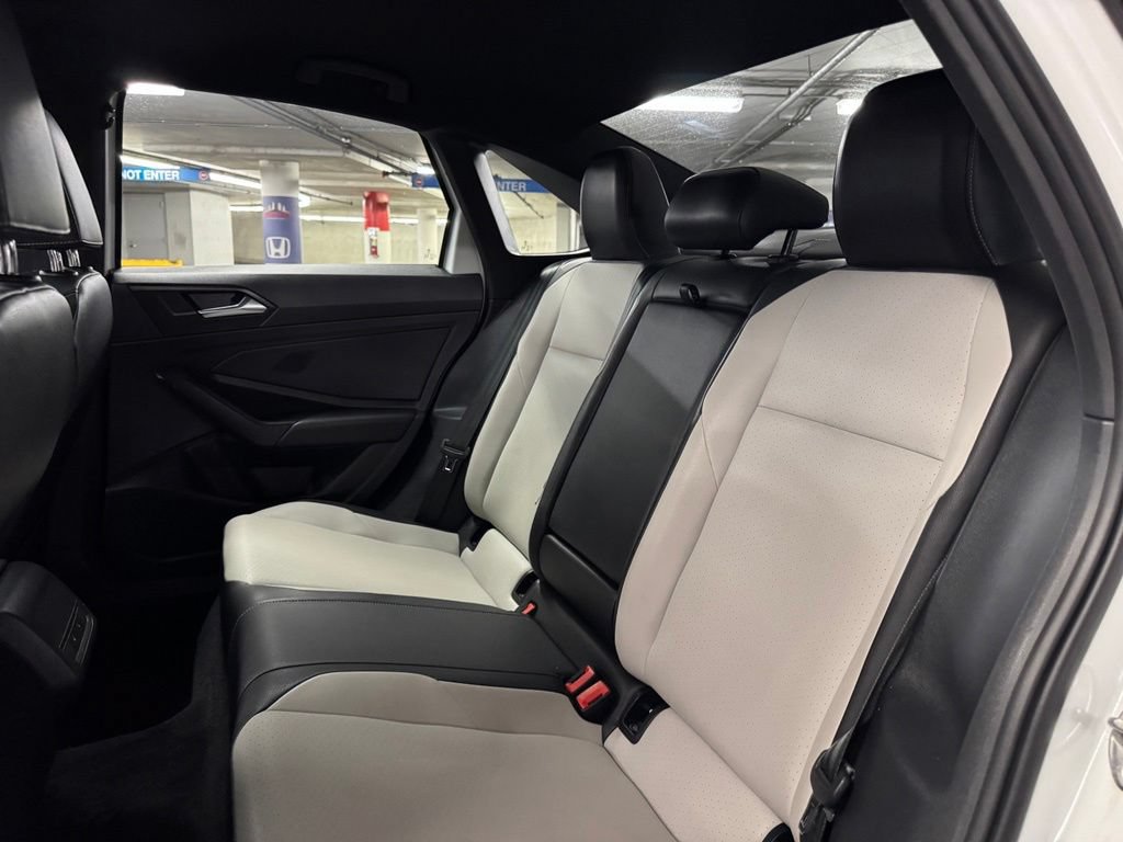 Used 2019 Volkswagen Jetta R-Line w/ R-Line Cold Weather Package FWD image 18