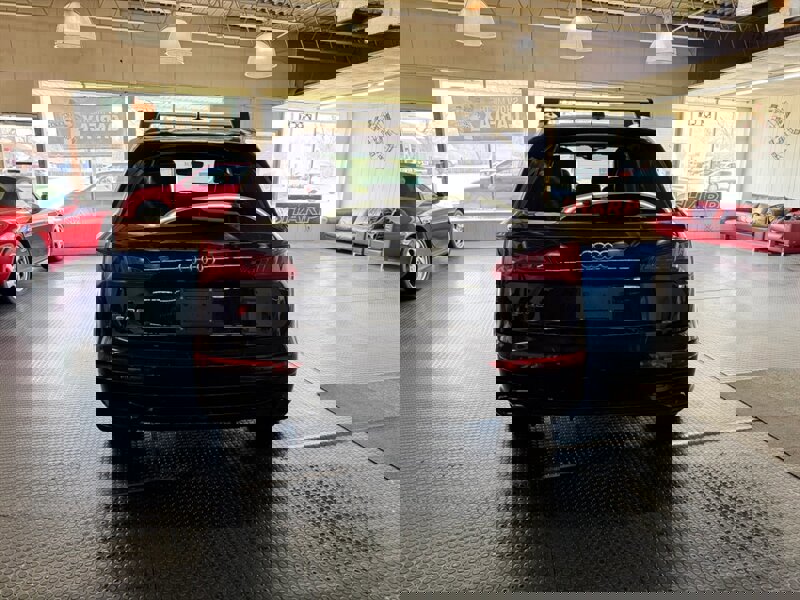 Used 2019 Audi SQ5 Prestige w/ Prestige Package image 8