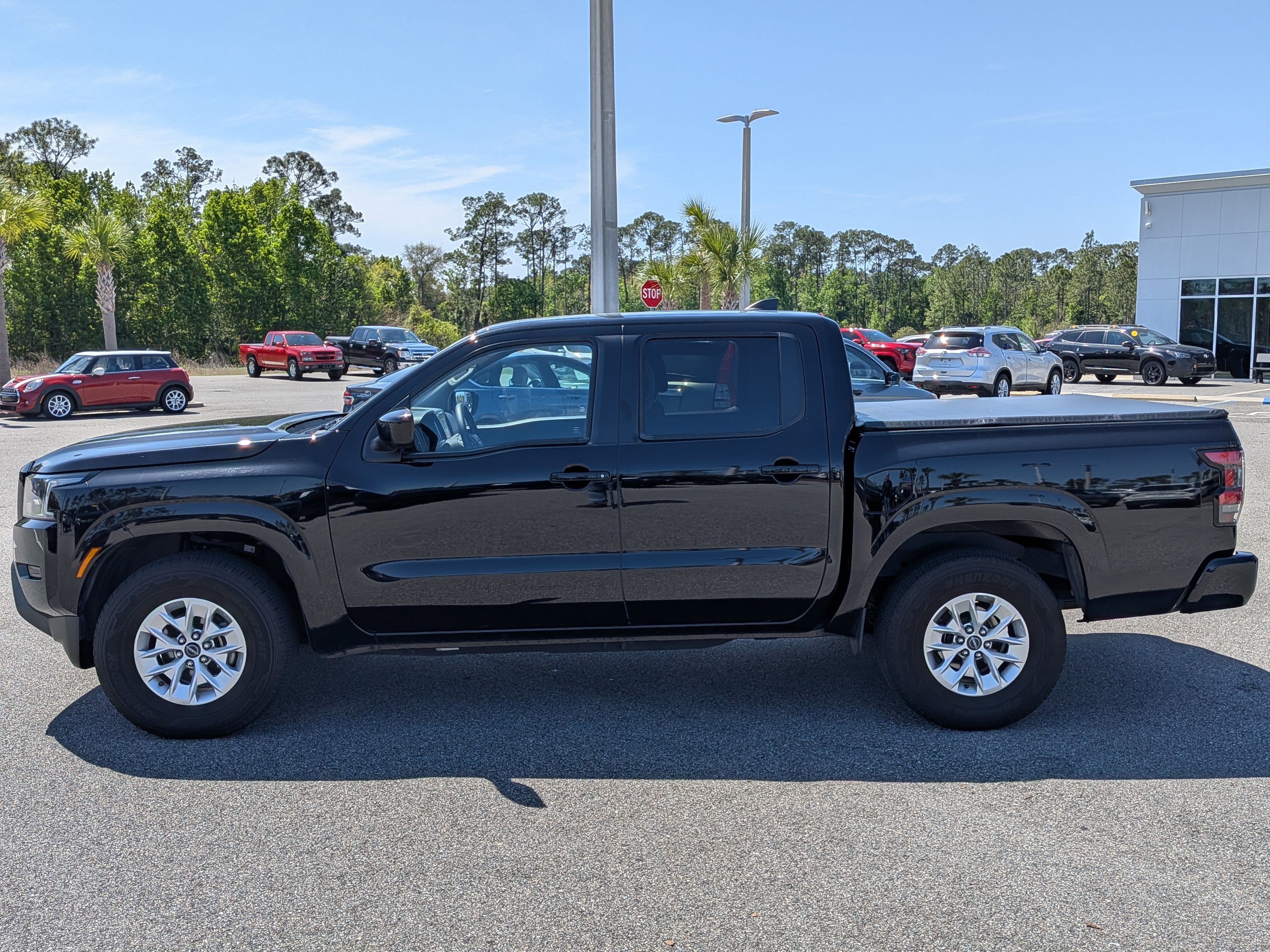 Used 2024 Nissan Frontier SV RWD image 7