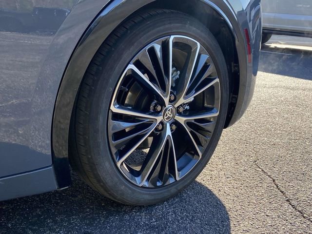 Used 2025 Toyota Prius XLE image 9