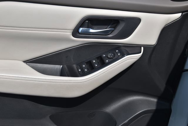 Used 2023 Nissan Rogue SV w/ SV Premium B Package image 25