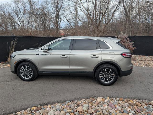 Used 2023 Lincoln Nautilus AWD w/ Premium Package image 2