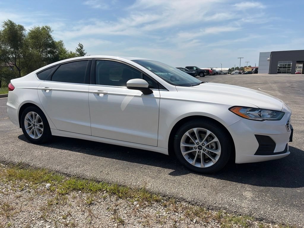 Used 2020 Ford Fusion SE FWD image 3
