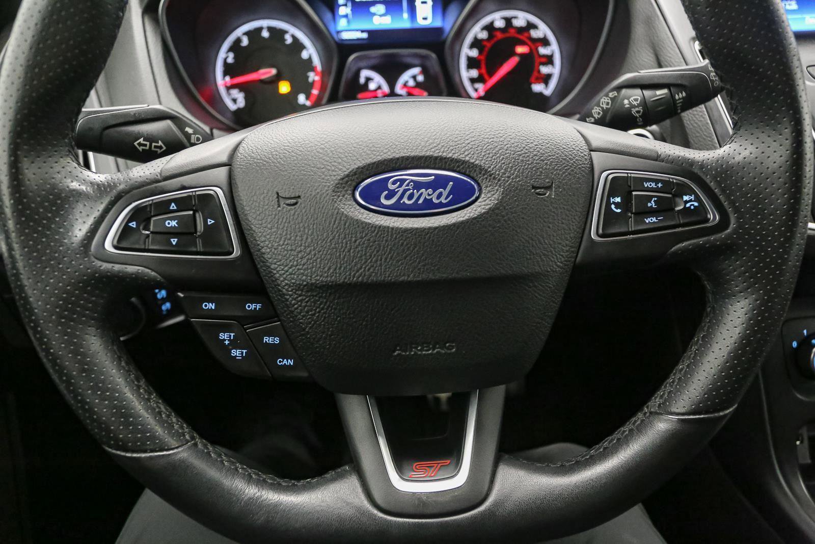 Used 2017 Ford Focus ST FWD image 34