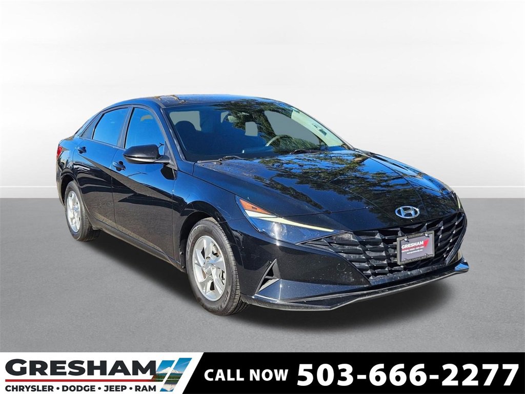 Used 2022 Hyundai Elantra SE w/ Cargo Package