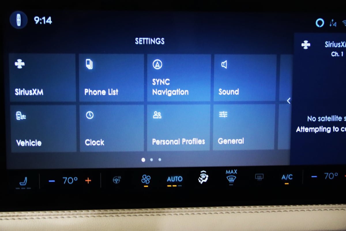 Used 2024 Lincoln Corsair AWD w/ Equipment Group 101A image 38