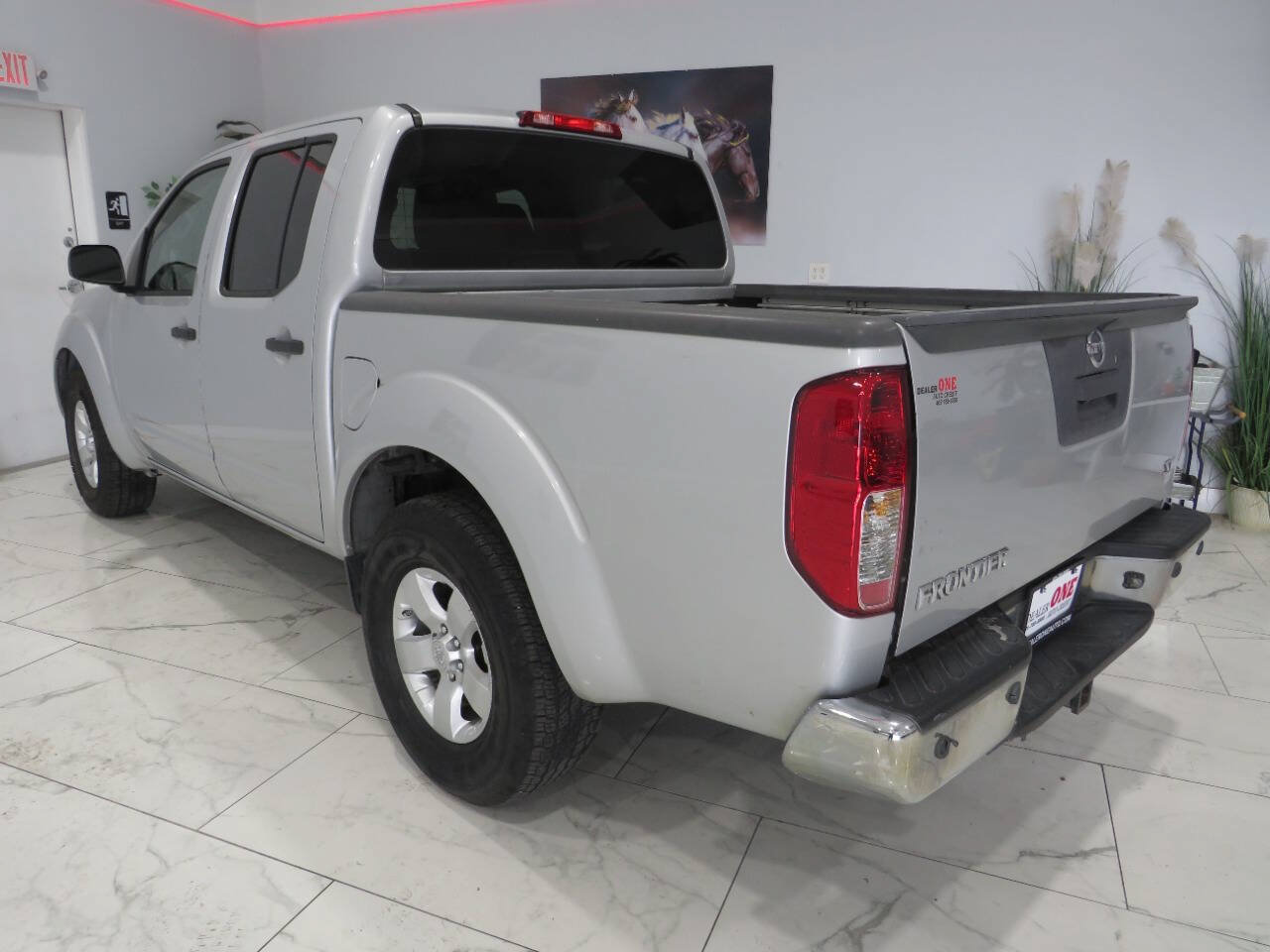 Used 2013 Nissan Frontier SV w/ SV Value Truck Pkg RWD image 6