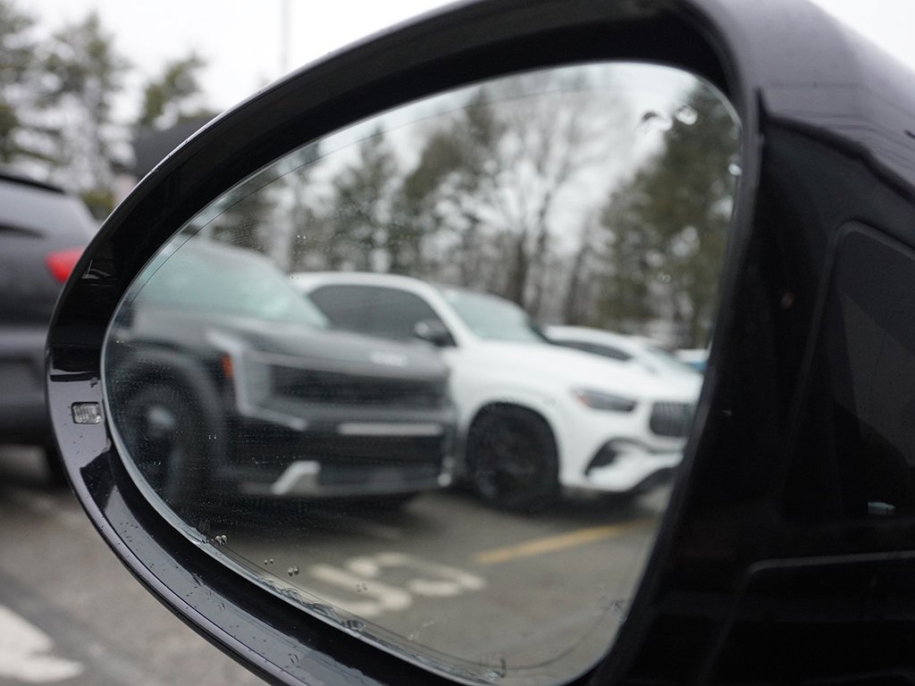 Used 2023 Porsche Panamera 4 Platinum Edition image 37