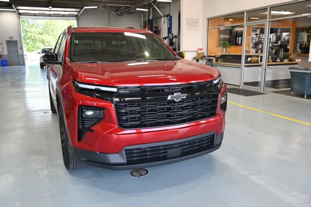 New 2026 Chevrolet Traverse LT w/ Midnight/Sport Edition FWD image 3