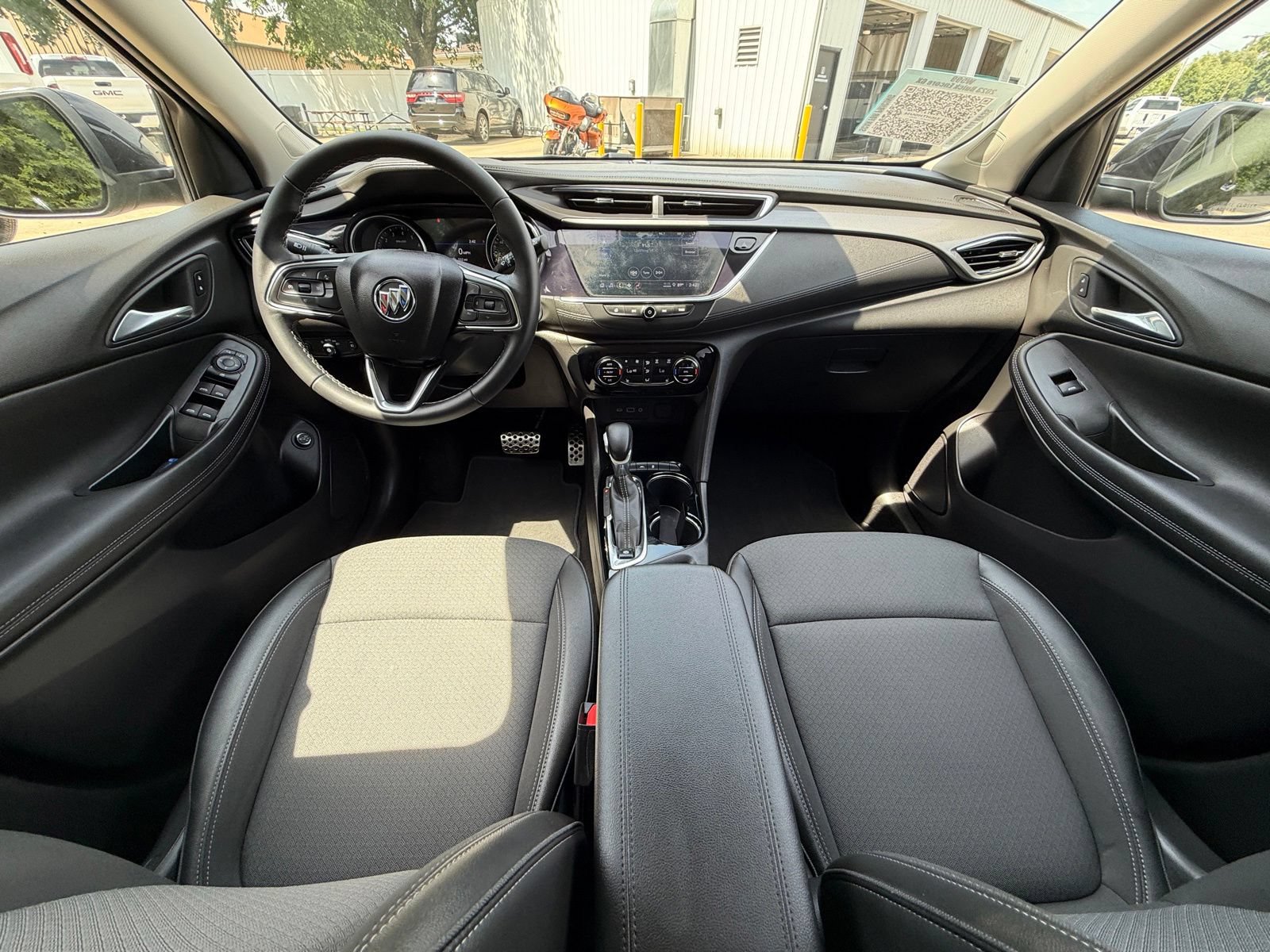 Used 2023 Buick Encore GX Select w/ Sport Touring Package FWD image 18
