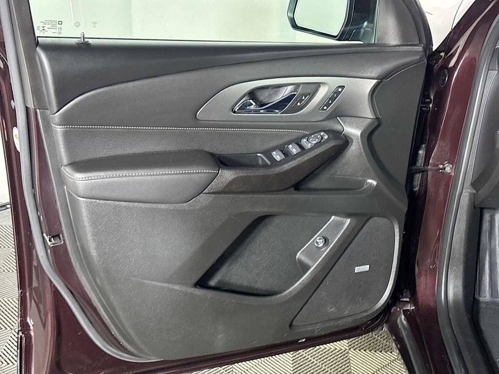 Used 2023 Chevrolet Traverse Premier image 10