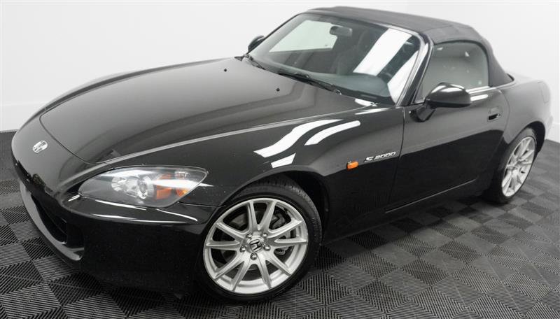 Used 2004 Honda S2000 image 2