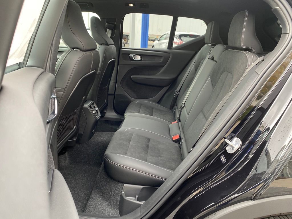 New 2024 Volvo XC40 Recharge Ultimate w/ Protection Package Premier image 30