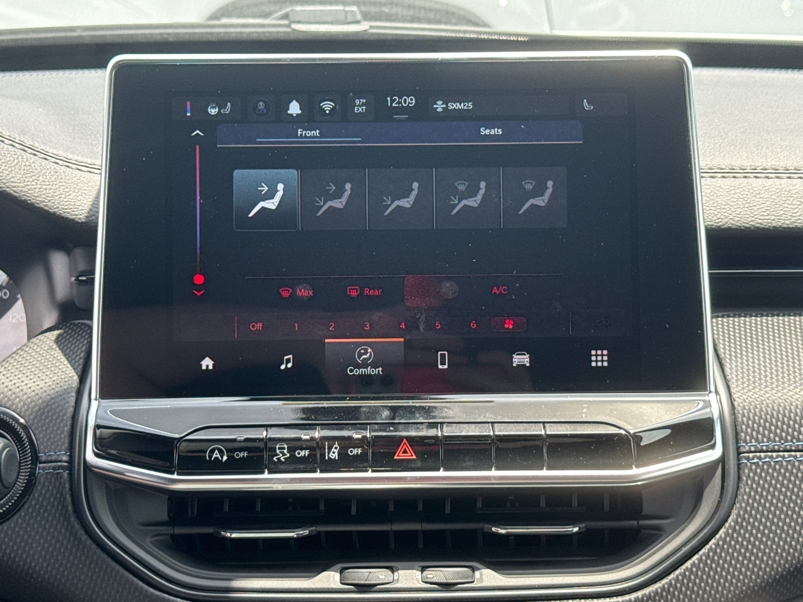 New 2026 Jeep Compass Latitude AWD/4WD image 11