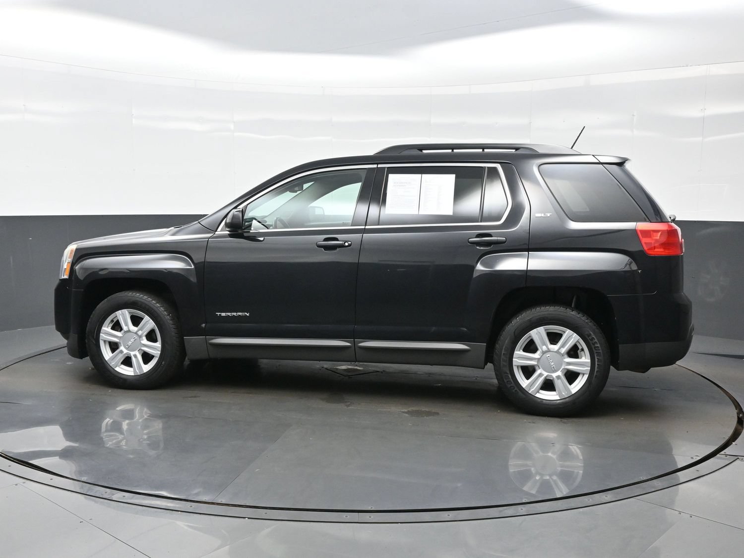 Used 2015 GMC Terrain SLT w/ Open Road Package FWD image 3