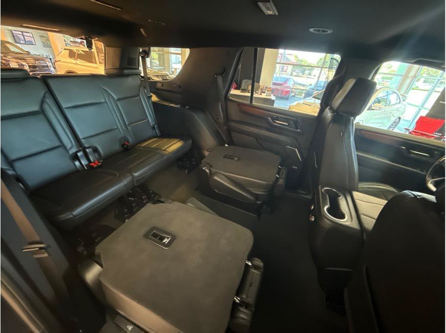 Used 2025 GMC Yukon Denali AWD/4WD image 46
