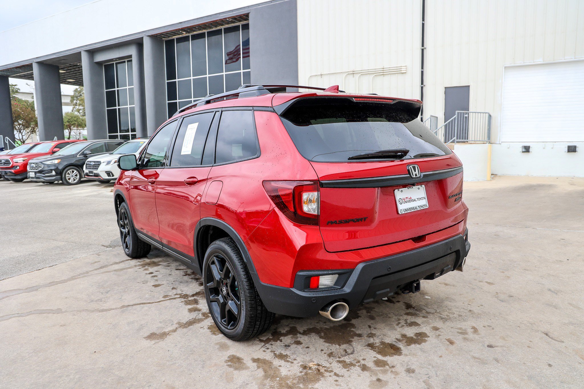 Used 2024 Honda Passport Black Edition image 9