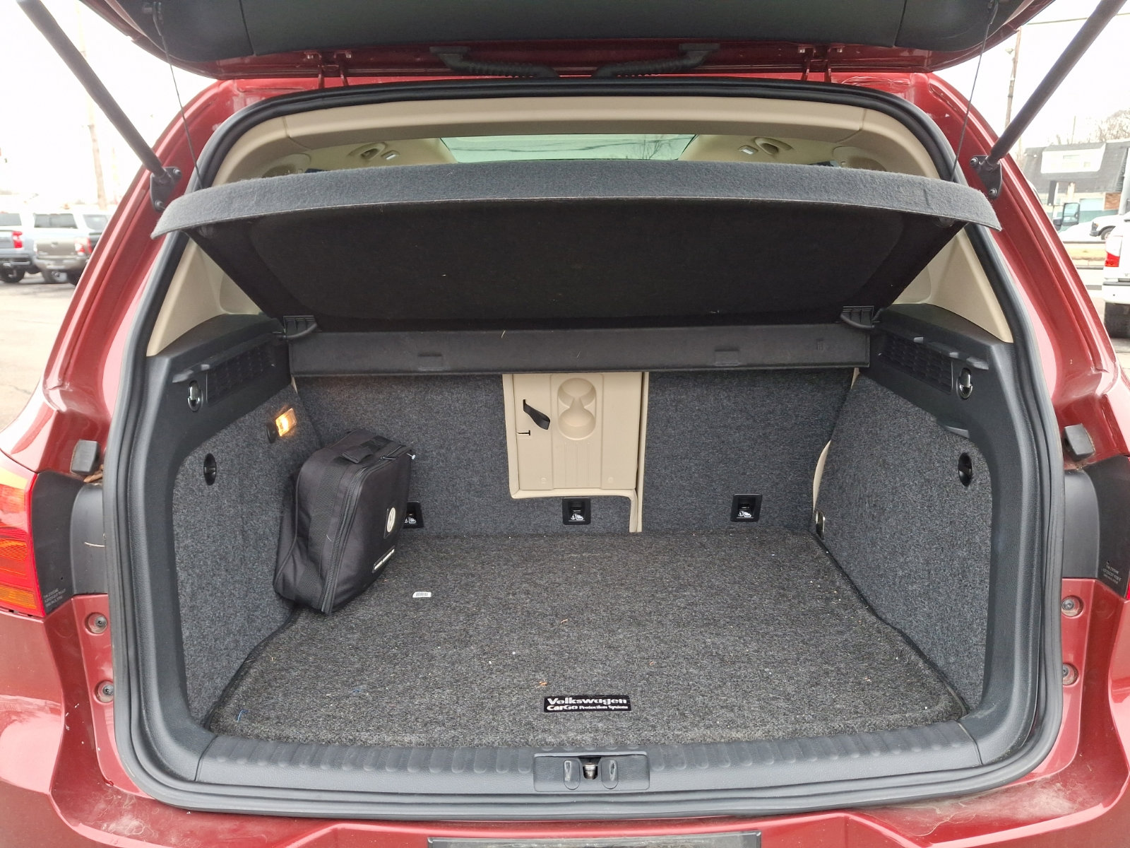 Used 2016 Volkswagen Tiguan SE image 28