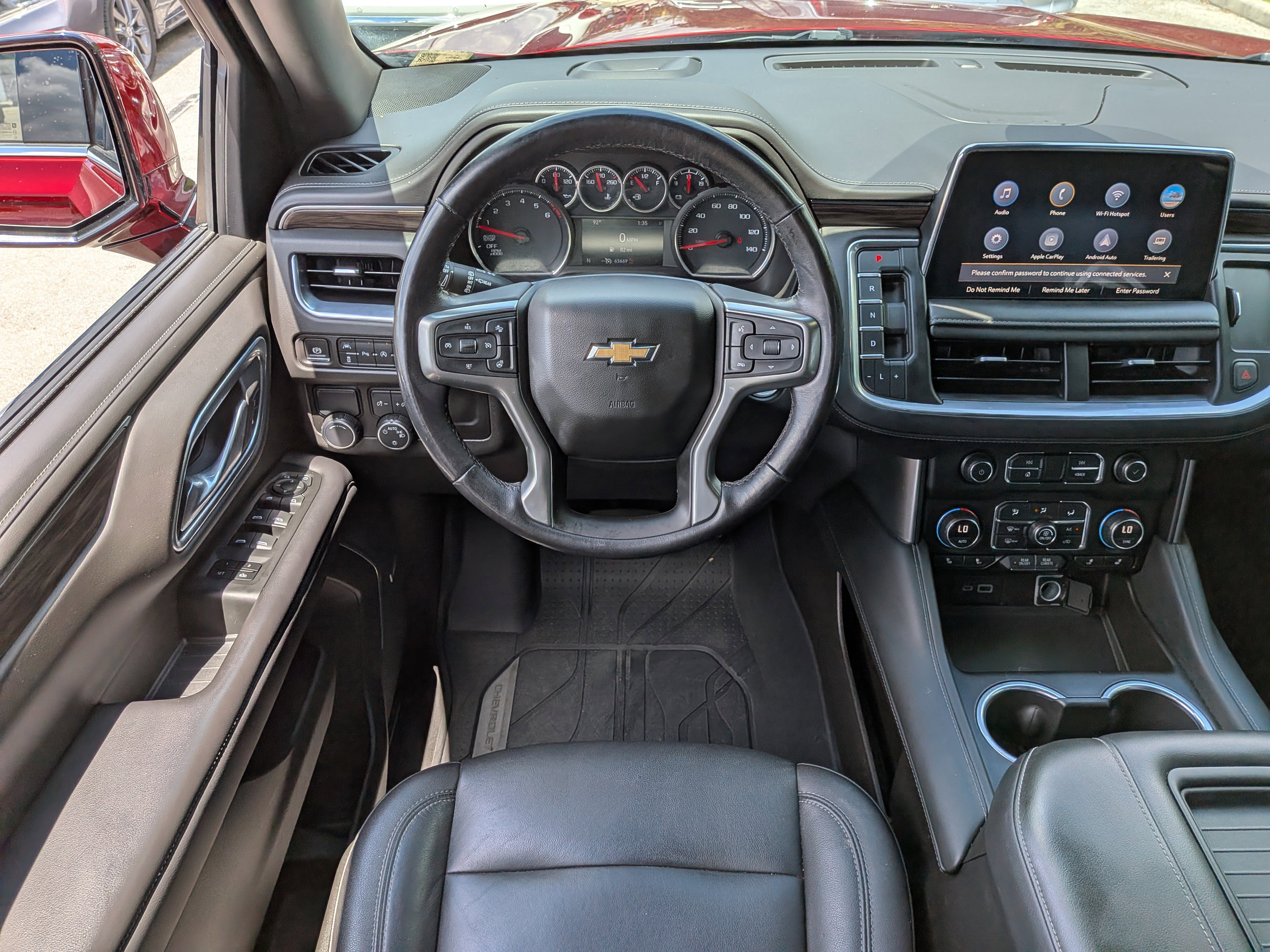 Used 2021 Chevrolet Suburban LT w/ Luxury Package RWD image 18