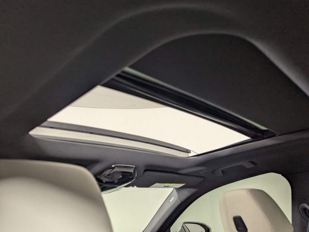 Used 2024 BMW 530i w/ M Sport Package image 28