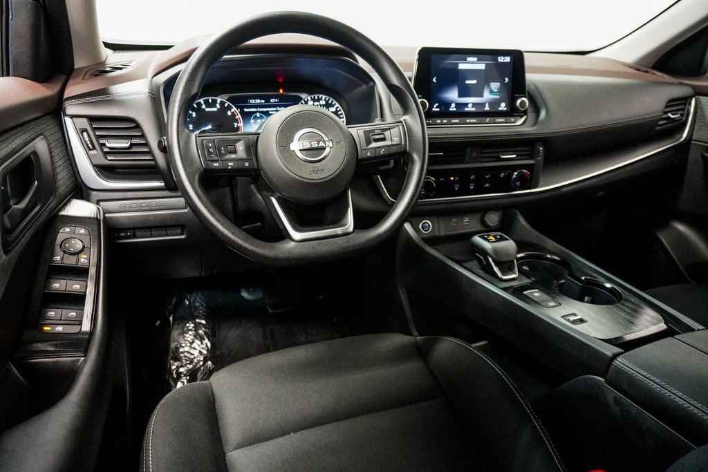 Used 2023 Nissan Rogue S image 12