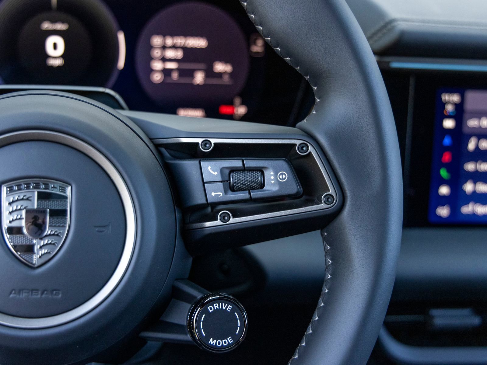 New 2026 Porsche Macan Turbo Electric image 35