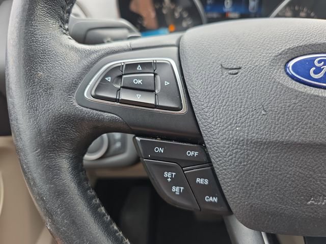 Used 2017 Ford Escape Titanium image 19