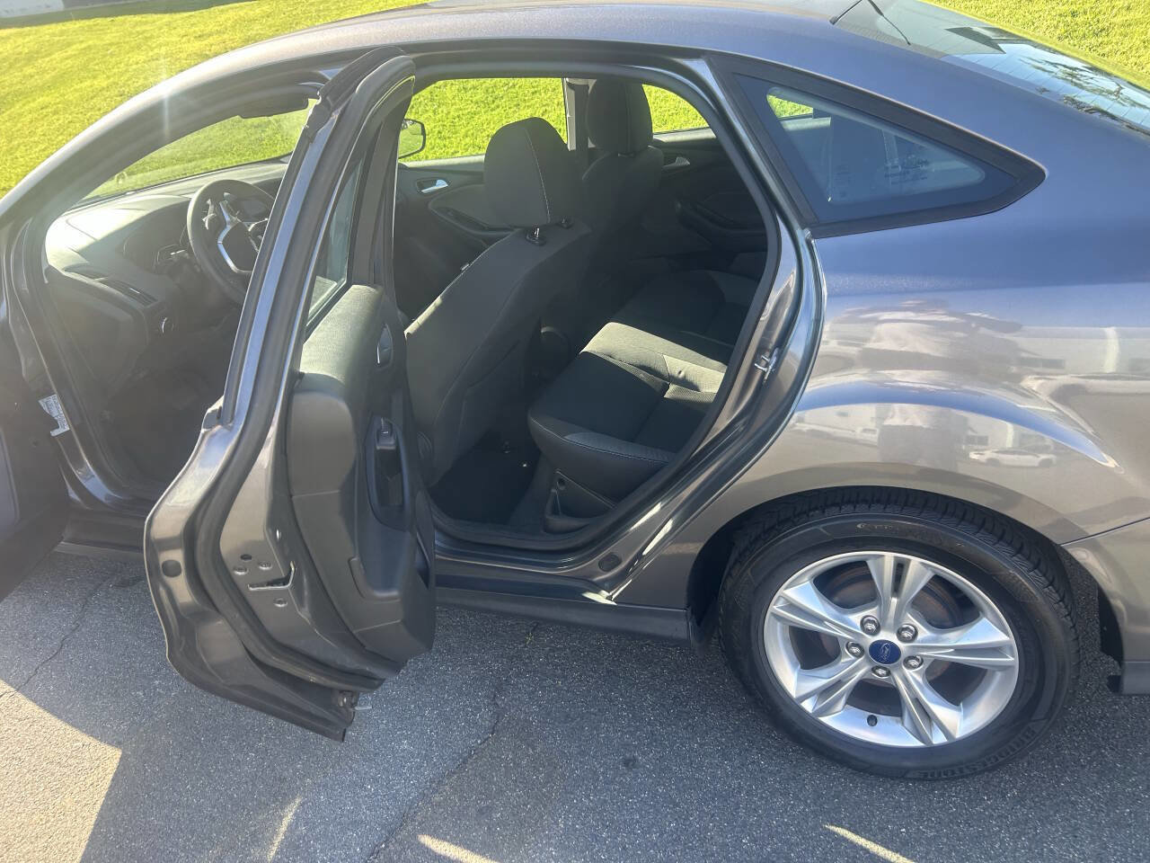 Used 2014 Ford Focus SE image 6