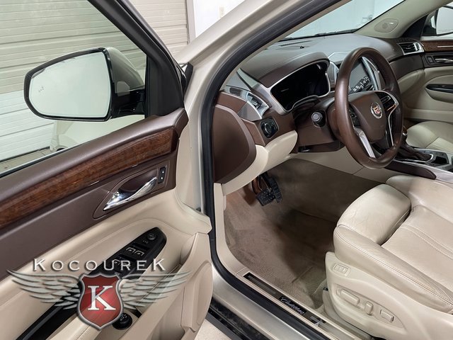 Used 2015 Cadillac SRX Luxury w/ Driver Awareness Package image 10