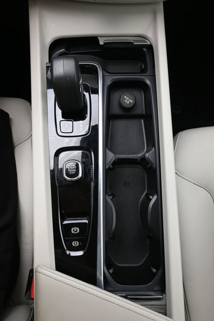 Used 2024 Volvo XC60 B5 Plus w/ Protection Package Premier AWD/4WD image 12