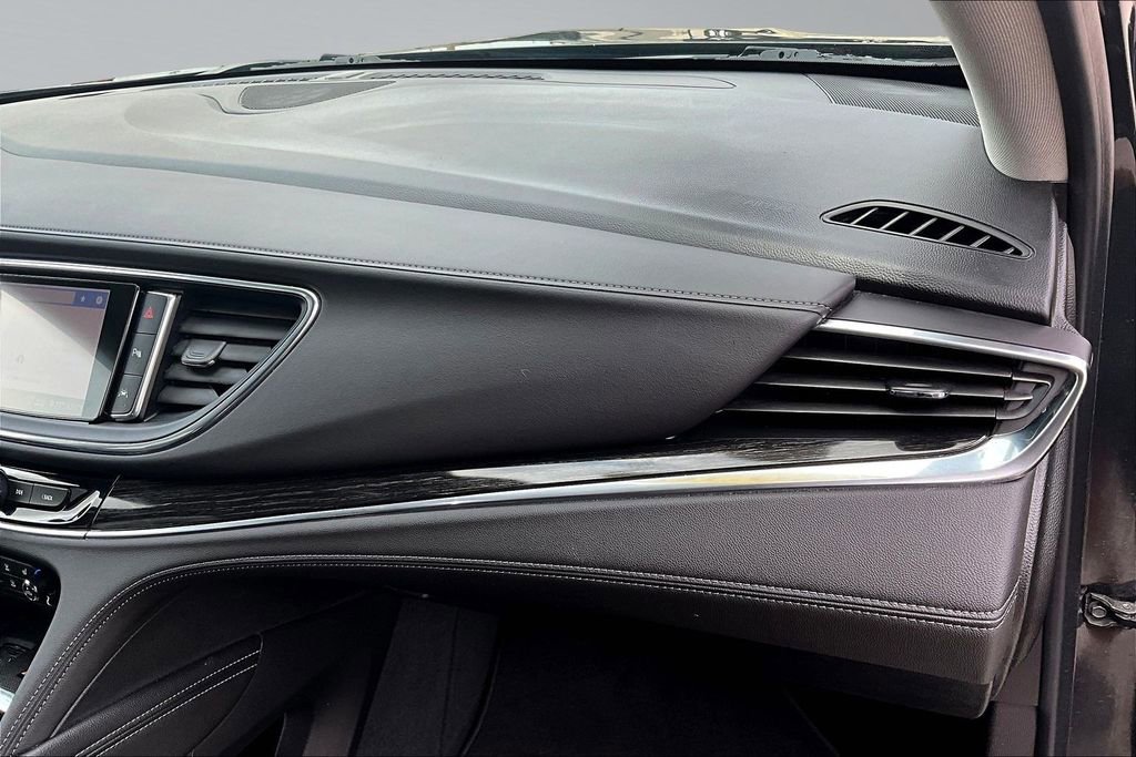 Used 2020 Buick Enclave Avenir w/ Avenir Technology Package AWD/4WD image 27