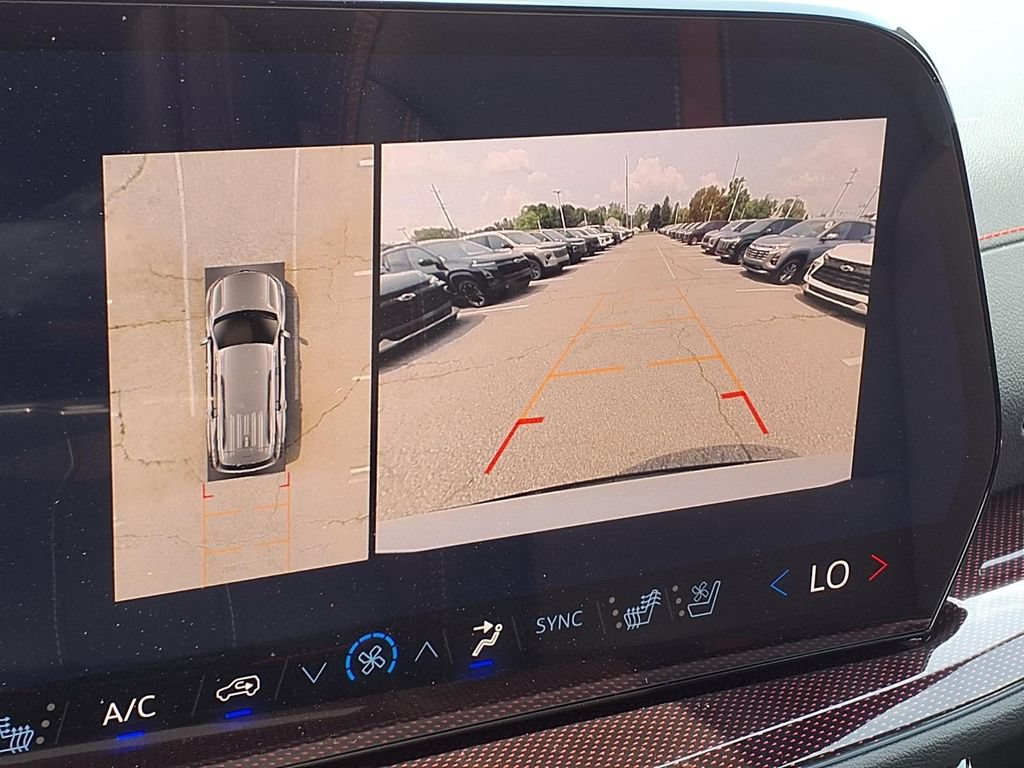 Used 2026 Chevrolet Traverse RS w/ LPO, Floor Liner Package AWD/4WD image 27