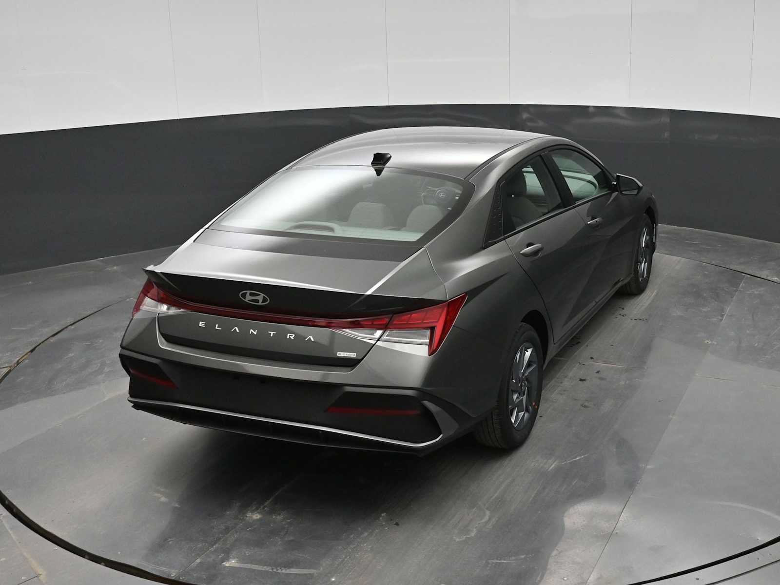 New 2026 Hyundai Elantra Hybrid FWD image 30