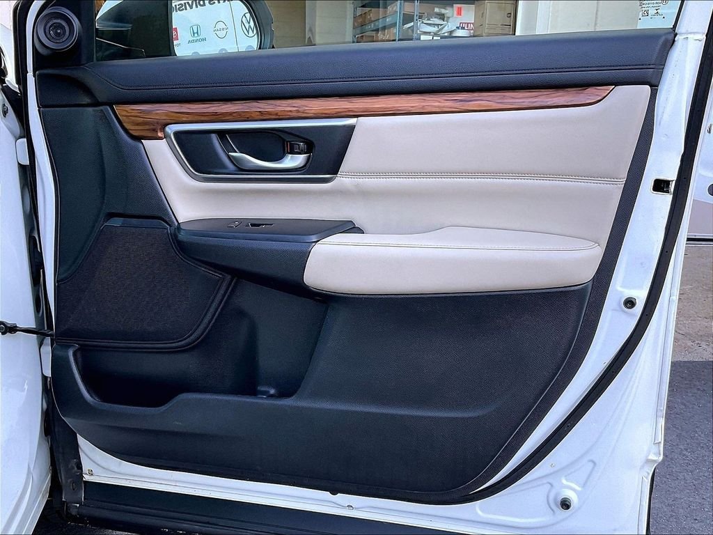 Used 2018 Honda CR-V Touring image 12