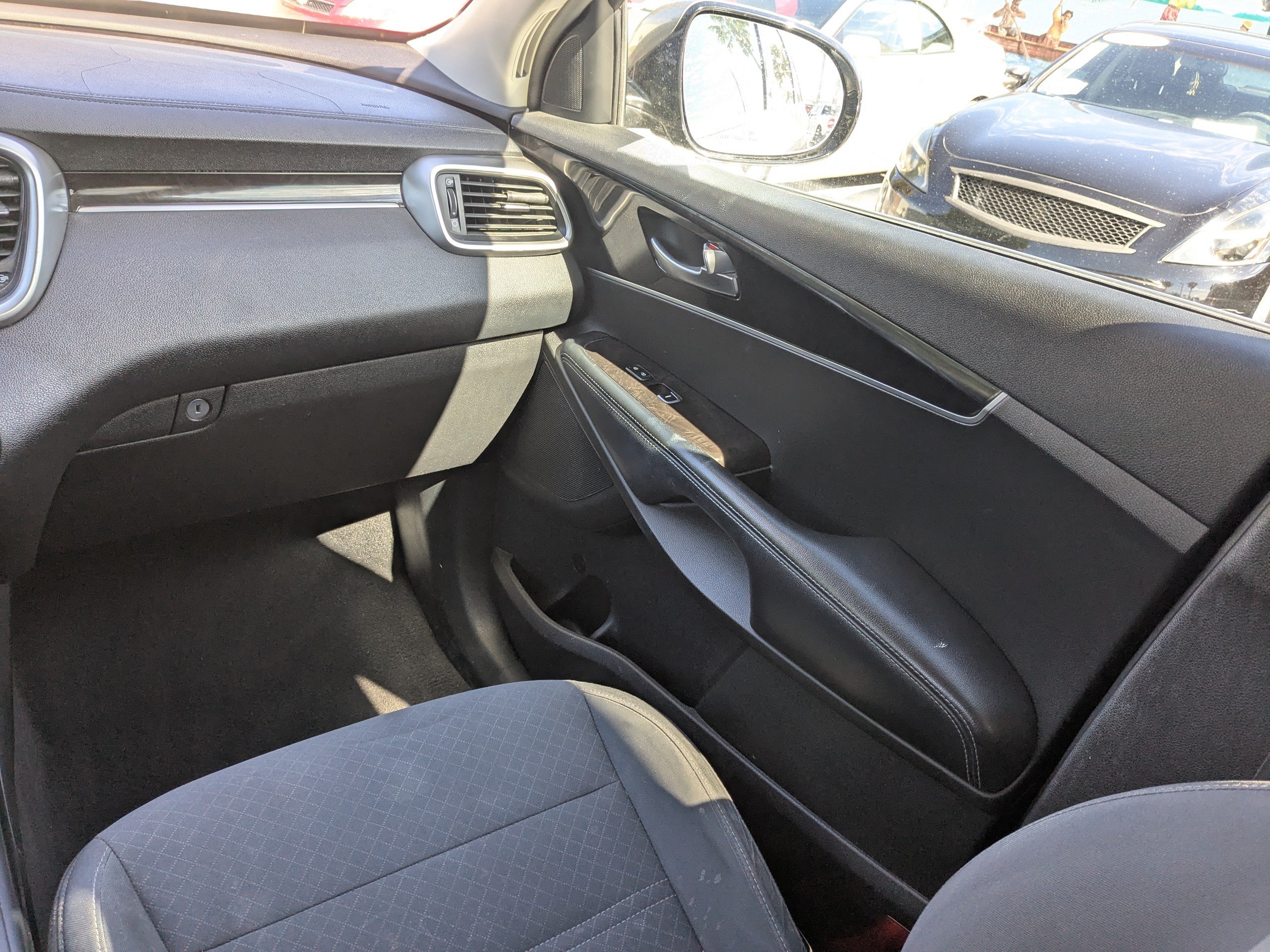 Used 2017 Kia Sorento AWD image 19