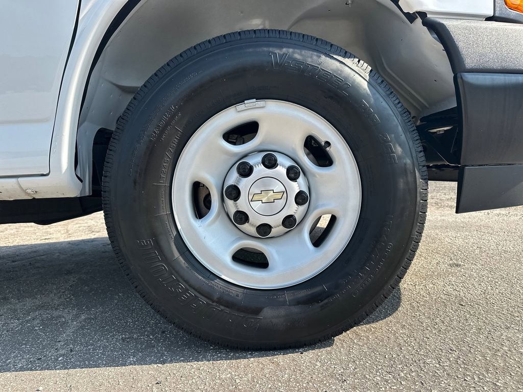 Used 2023 Chevrolet Express 2500 w/ Driver Convenience Package image 13