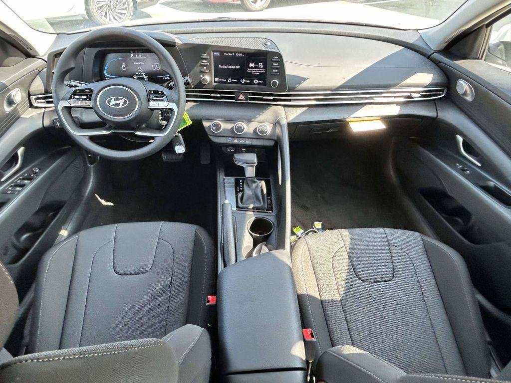 New 2026 Hyundai Elantra SE FWD image 36