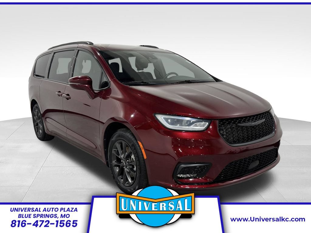 Used 2021 Chrysler Pacifica Touring w/ S Appearance Package FWD image 1