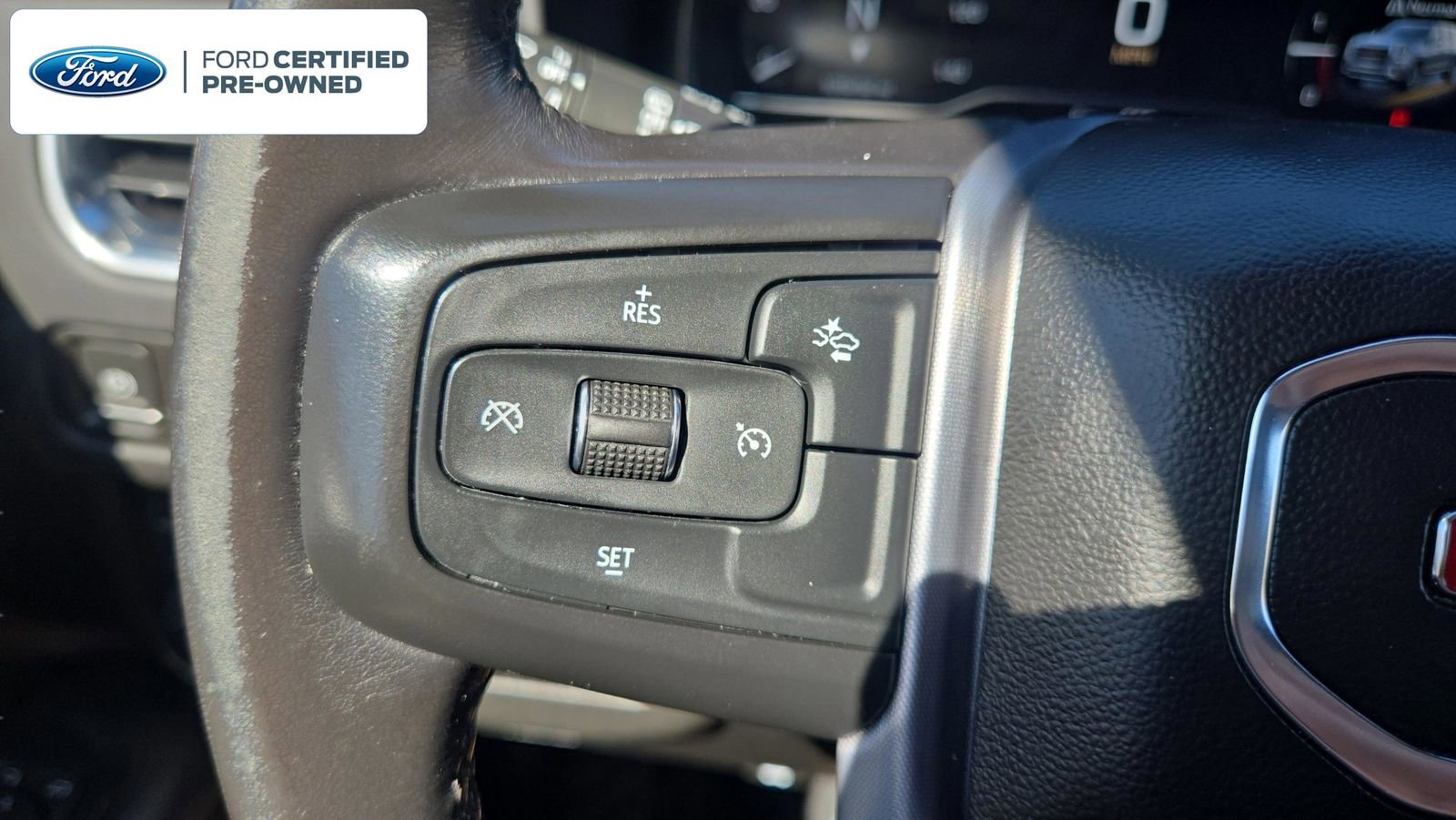 Used 2023 GMC Yukon XL SLT AWD/4WD image 26