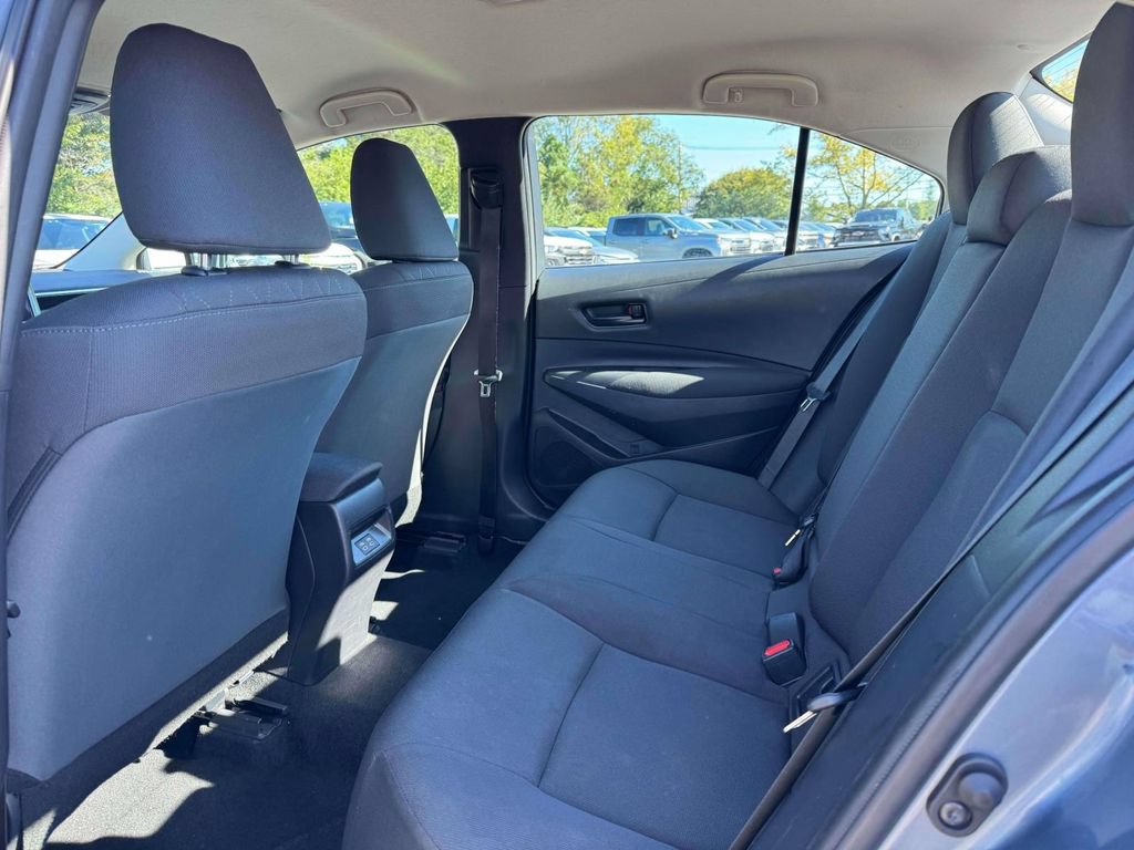 Used 2025 Toyota Corolla LE FWD image 14