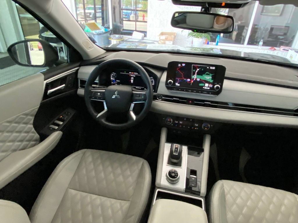 Used 2024 Mitsubishi Outlander SEL FWD image 21