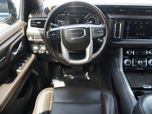 Used 2021 GMC Yukon Denali w/ Denali Premium Package image 5