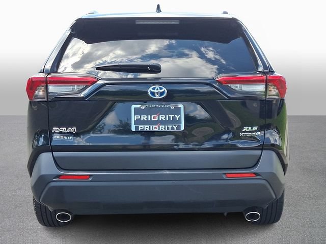 Used 2022 Toyota RAV4 XLE Premium AWD/4WD image 5
