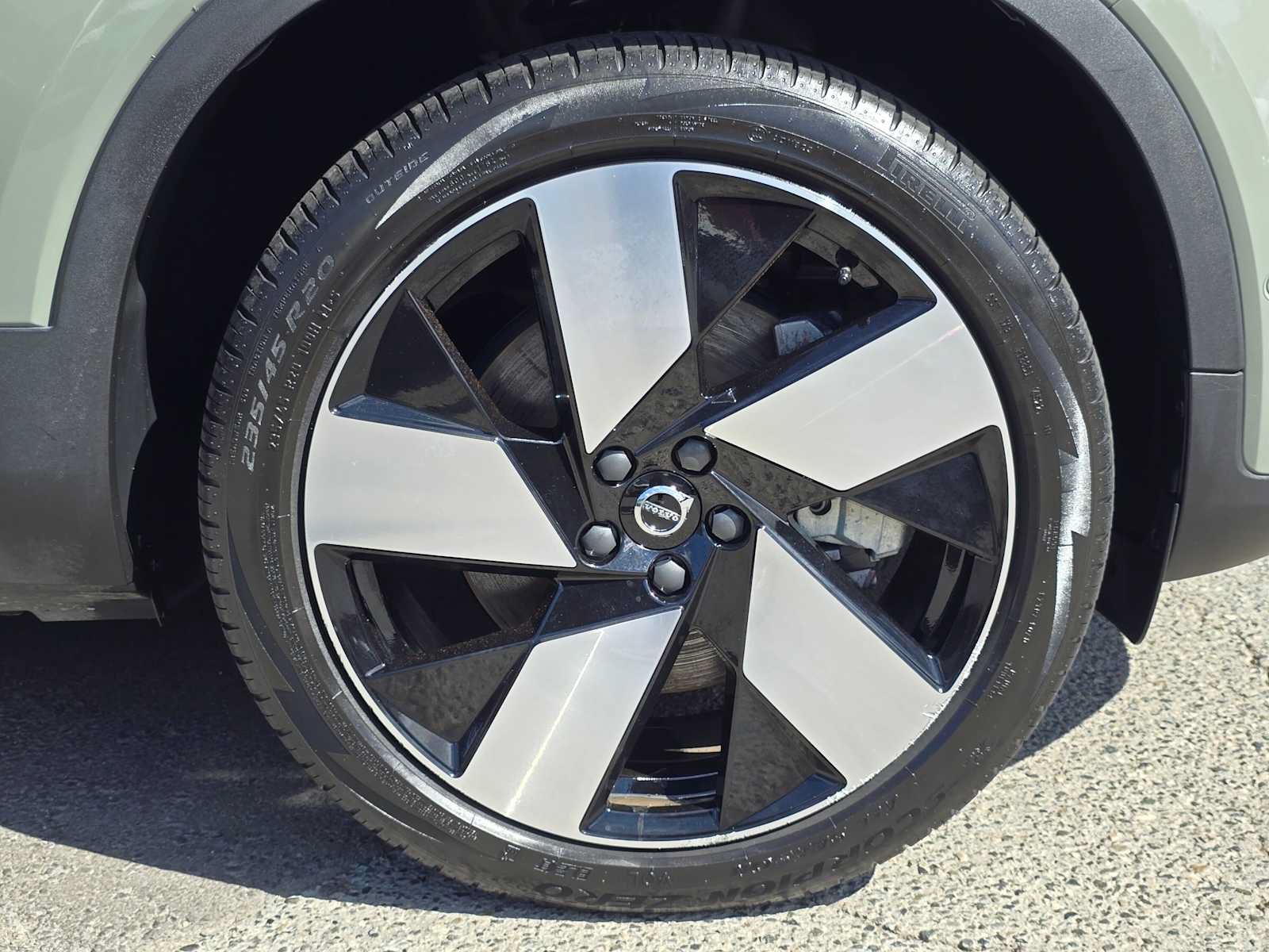 Certified 2023 Volvo C40 P8 Recharge Plus w/ Climate Package AWD/4WD image 10