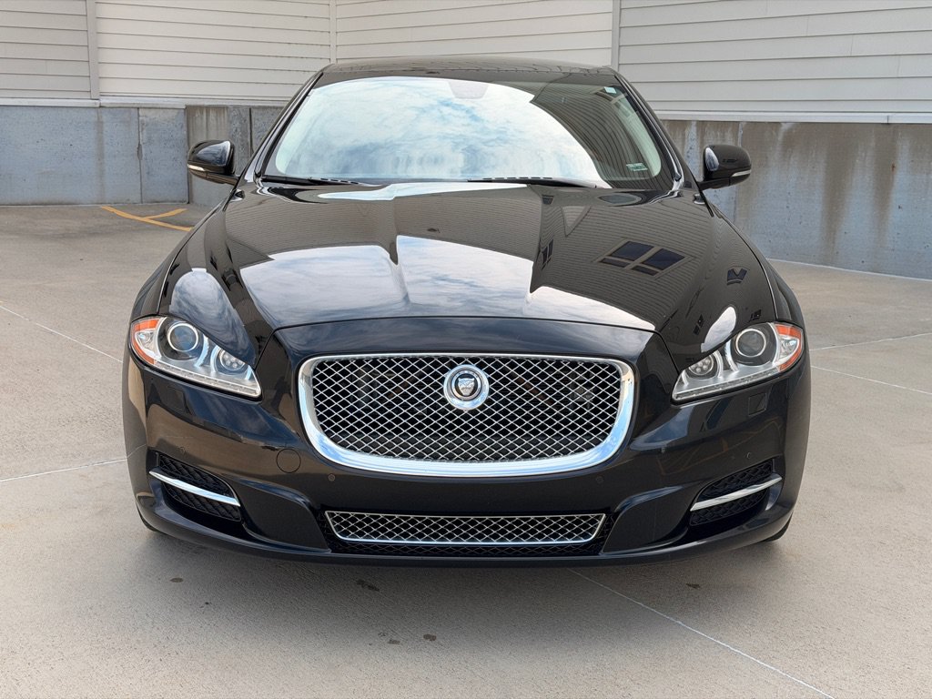 Used 2011 Jaguar XJ L RWD image 8