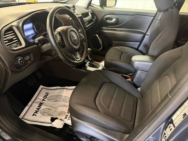 Certified 2022 Jeep Renegade Latitude w/ Convenience Group AWD/4WD image 19