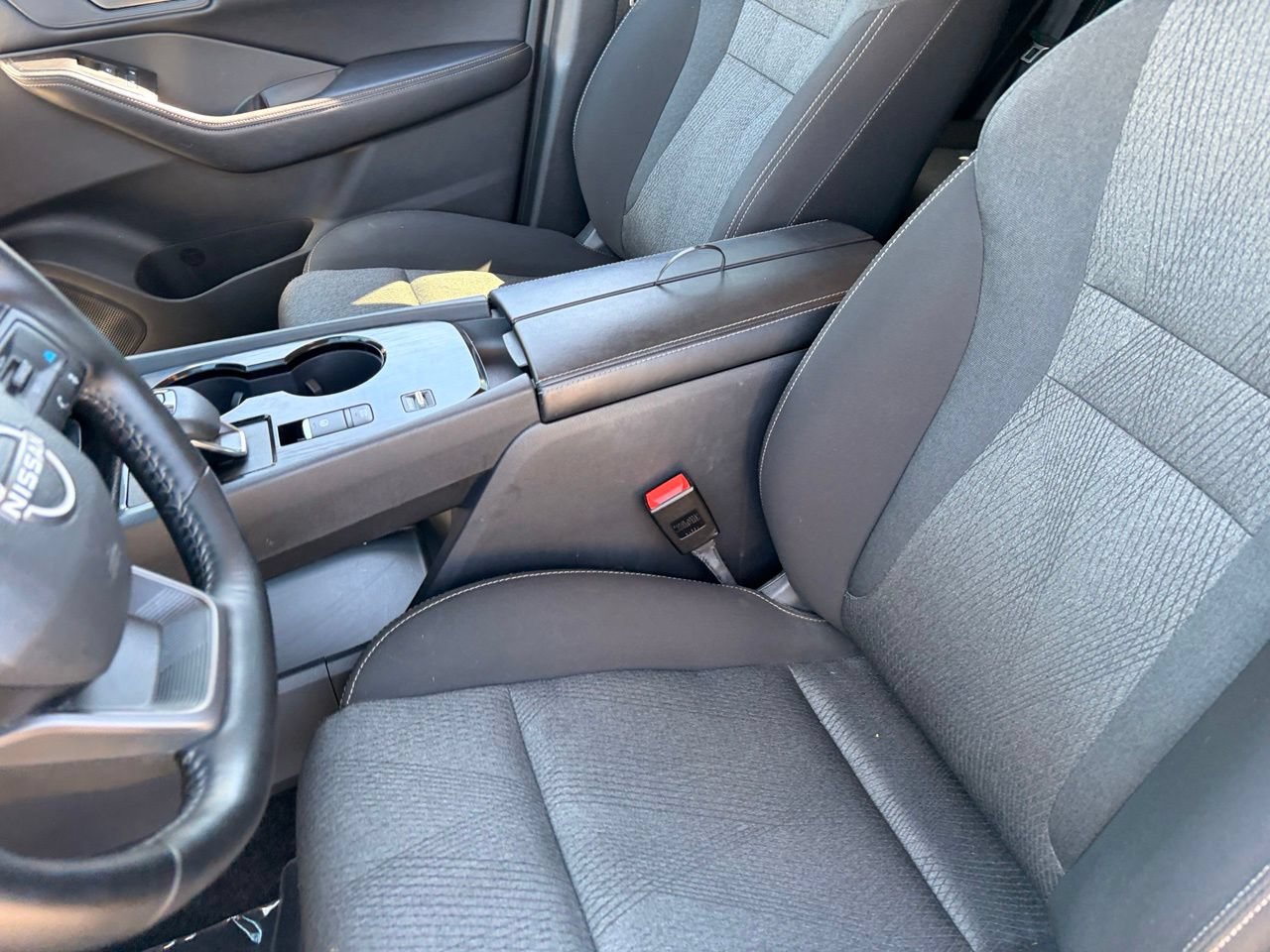 Certified 2025 Nissan Rogue SV FWD image 19