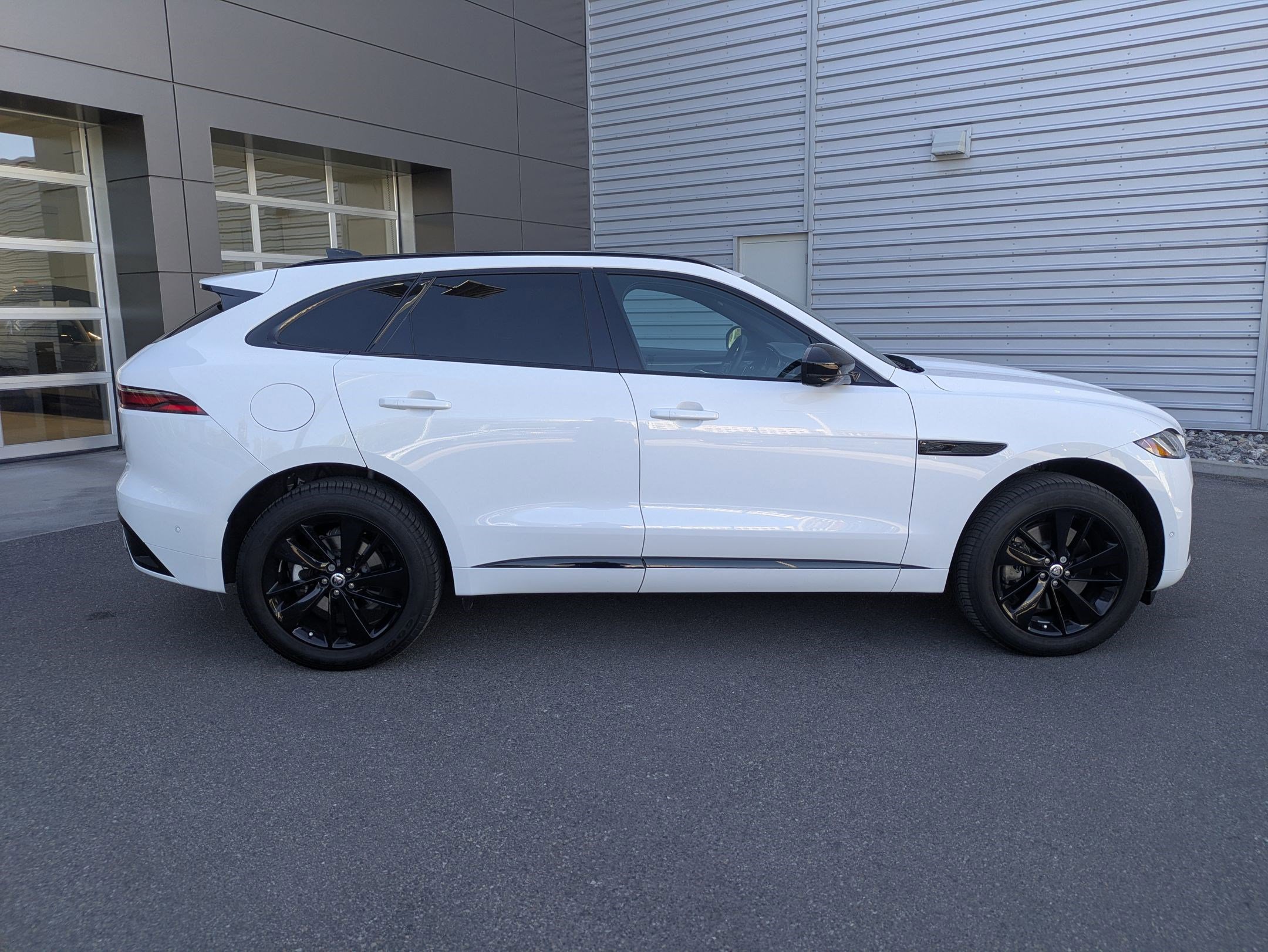 Used 2026 Jaguar F-PACE R-Dynamic S AWD/4WD image 5