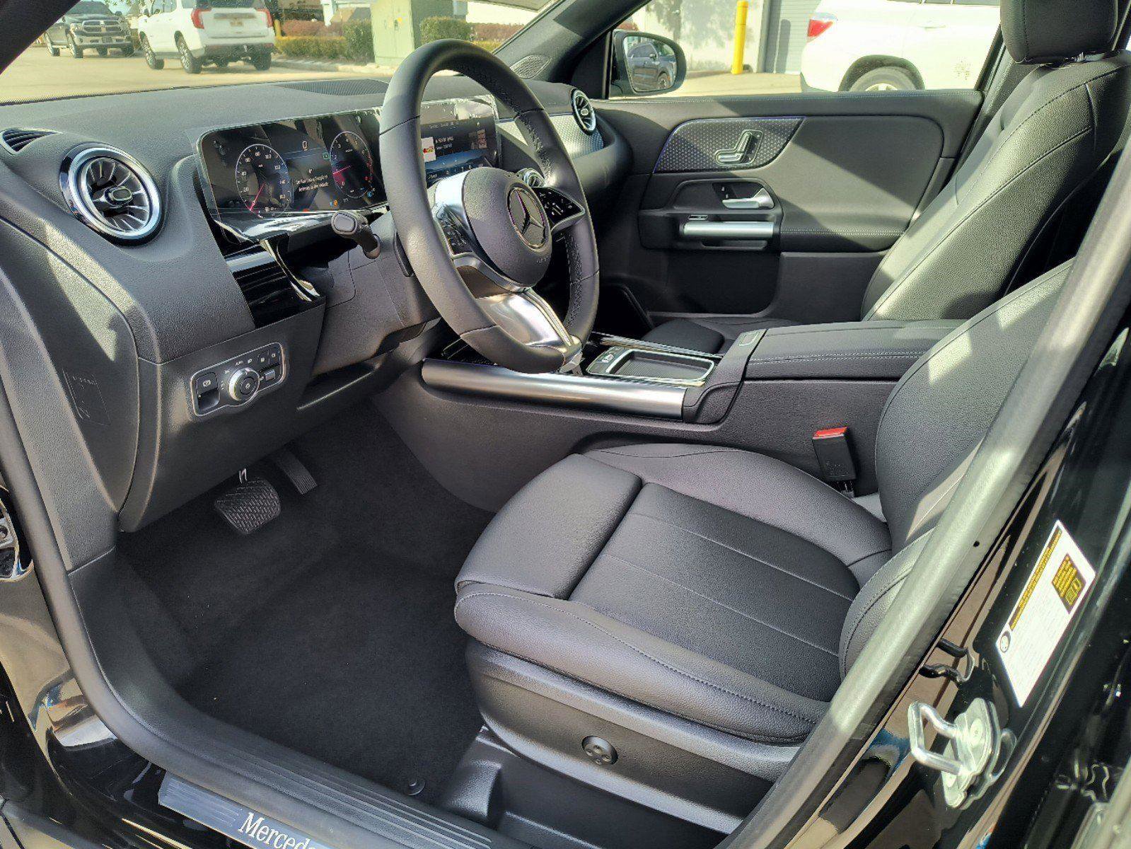 New 2025 Mercedes-Benz GLA 250 image 2